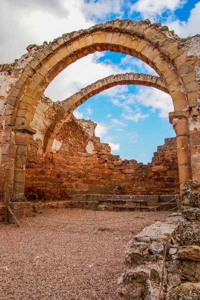 Afbeelding Van Ruïnes Van Middeleeuwse Kerk Recopolis Spanje — Stockfoto