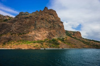 Deniz manzarası Koktebel yakınındaki görüntü dağ Crimea'da Karadağ ile