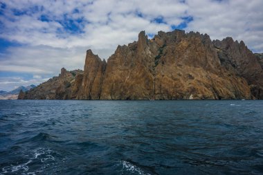 Deniz manzarası Koktebel yakınındaki görüntü dağ Crimea'da Karadağ ile