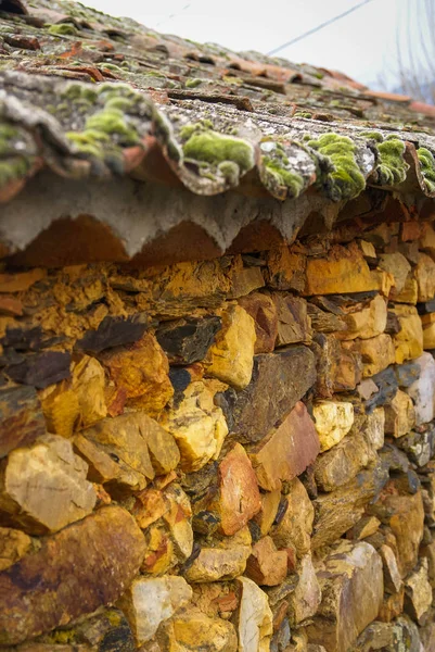 Изображение Стены Кладкой Одном Желтых Городов Испании Alquite — стоковое фото