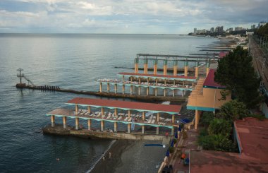 Deniz manzarası üzerinde sahil, Karadeniz Sochi Rusya'nın Krasnodar bölgesi