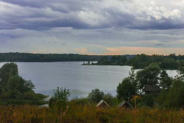 Wunderschöne Landschaft Des Mittleren Russischen Gürtels Mit Dem Valdai See — Stockfoto