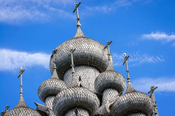 歴史と建築博物館 キジ島 キジ島の木造教会のドーム — ストック写真
