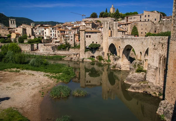 Imagen Escénica Del Puente Medieval Sobre Río Fluvia Cerca Besalu — Foto de Stock