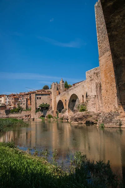 Imagen Escénica Del Puente Medieval Sobre Río Fluvia Cerca Besalu — Foto de Stock