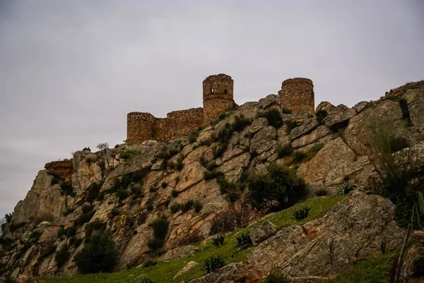 Capilla Estremadura Spanya Içinde Ortaçağ Kalesi Kalıntıları Ediyor Görüntüsünü — Stok fotoğraf