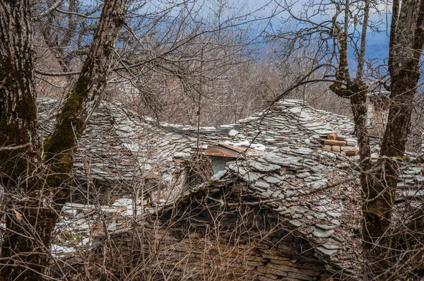 Bellissimo Paesaggio Invernale Rovina Villaggio Montagna Zagorohoria Grecia — Foto Stock