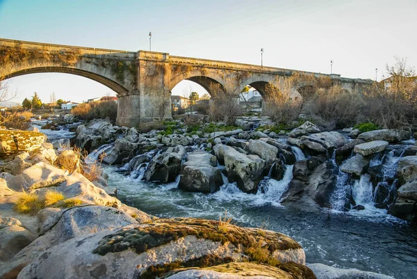 Paysage Pittoresque Avec Pont Médiéval Sur Rivière Tormes Castille Léon — Photo