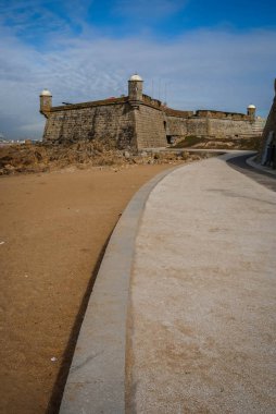 Porto Portekiz deniz Ortaçağ kale ile pitoresk manzara