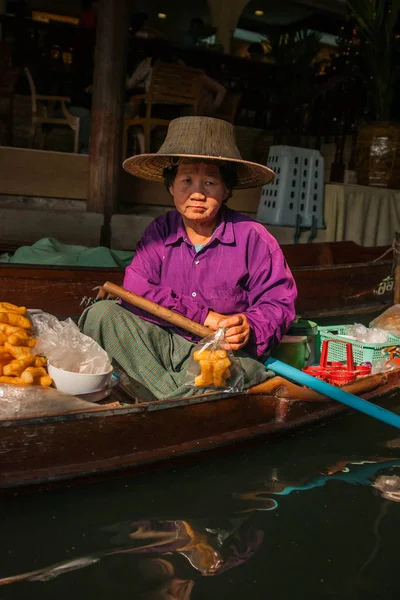 Μπανγκόκ Ταϊλάνδη Ιανουάριος 2011 Damnoen Saduak Πλωτή Αγορά Διάσημο Αξιοθέατο — Φωτογραφία Αρχείου
