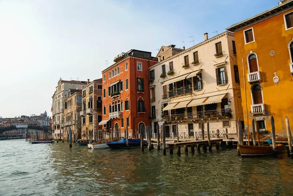 Imagen de pintorescos chanels de Venecia, Italia — Foto de Stock