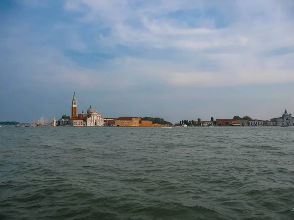 Imagen de pintorescos chanels de Venecia, Italia — Foto de Stock