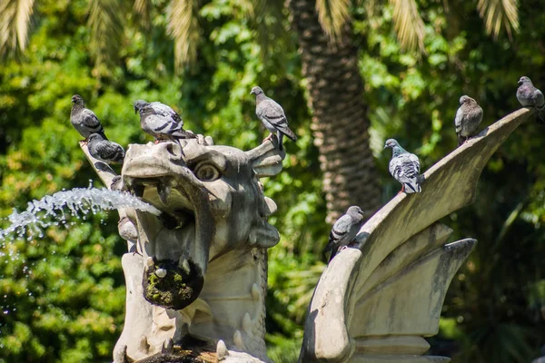 Details Fountain Cascada Pigeons Ciudadela Park Barcelona Spain — Stock Photo, Image