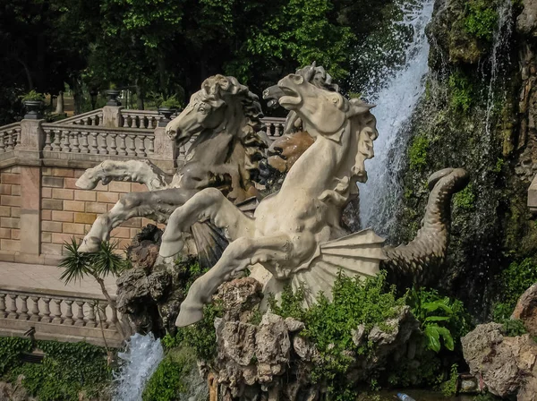 スペインのバルセロナのシウタデラ公園内噴水カスケーダ — ストック写真