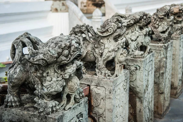 Image Stone Lions Courtyard Bangkok Temple Thailand — Stock Photo, Image