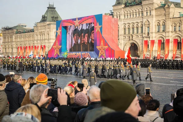 莫斯科 2018年11月7日 1941年在红场举行的纪念他的游行的阅兵式 公开活动 — 图库照片