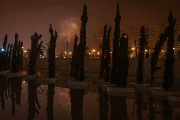 스페인 발렌시아에서 배경에 불꽃놀이 — 스톡 사진