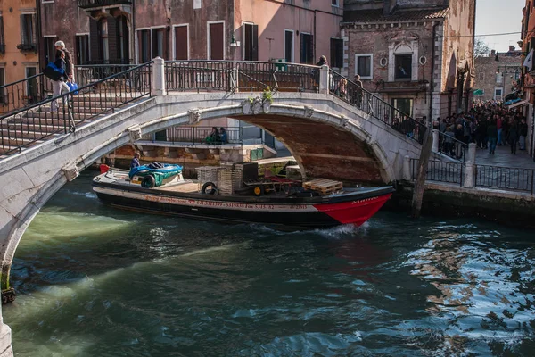 Venice Italy March 2011 People Chanels Venice Italy — Stock Photo, Image