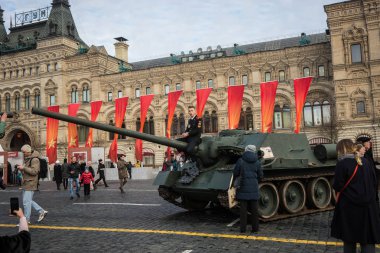 Moskova - Kasım 07,2018: askeri geçit hisorical festivale adanmış düzenlenen 1941 yılında Kızıl meydan. Genel olay.