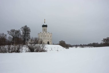 Kilise şefaat köyü Bogolyubovo Rusya'da Vladimir Bölgesi Nerl nehrinde