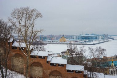 Görüntü kırmızı tuğla duvarlar ve kuleleri Kremlin'in Nijniy Novgorod, Rusya Federasyonu