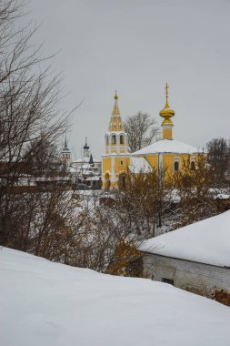 Kilisede Suzdal Rusya'da Vladimir Bölgesi ile kış manzarası