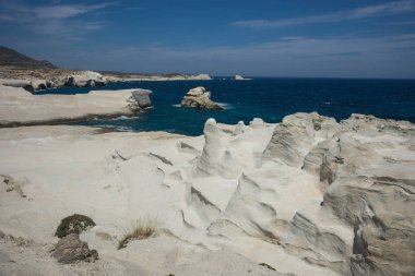 Eşsiz ve güzel beyaz manzaralarıyla beach Sarakiniko Milos Adası Yunanistan