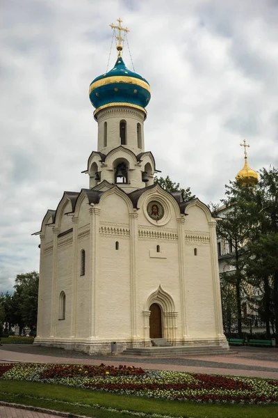 Santíssima Trindade Sérgio Lavra na antiga cidade russa de Sergiev Po — Fotografia de Stock