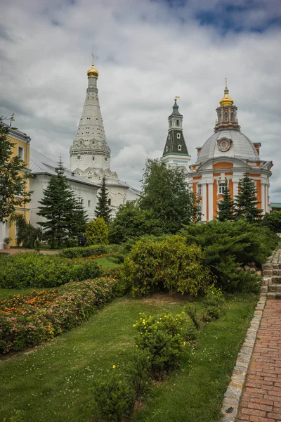 Holy Trinity Sergius Lavra i gamla ryska staden av Sergiev Po — Stockfoto