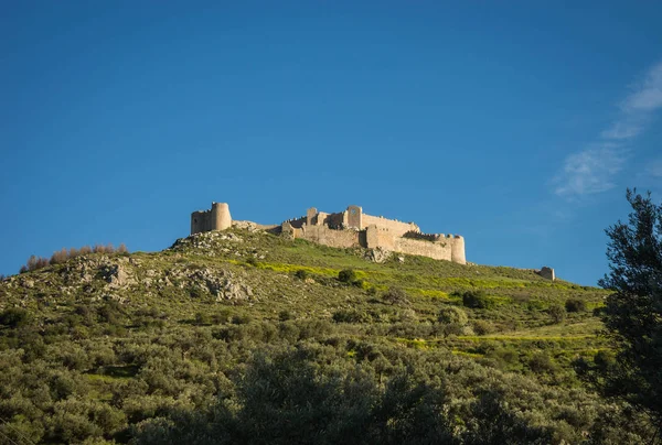 Yunanistan Peloponnese üzerinde Argos'ta ortaçağ kalesi kalıntıları ediyor — Stok fotoğraf