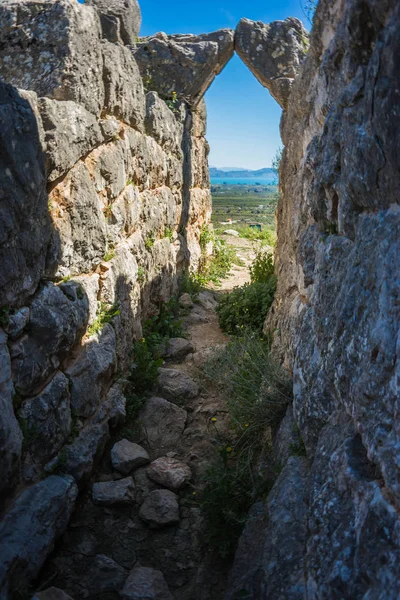 Ruiny Pyramid Hellinikon poblíž Kefalari na Peloponésu v G — Stock fotografie