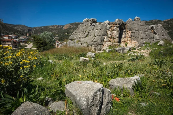Ruins of Pyramid of Hellinikon near Kefalari on Peloponnese in G — Stock Photo, Image