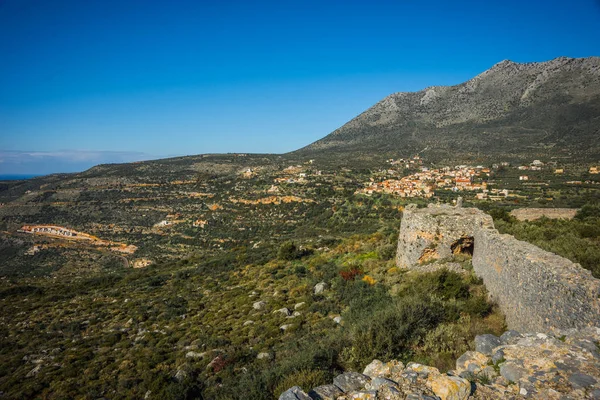 İç mani içinde Kalef kale kalıntıları ile dağ manzara — Stok fotoğraf