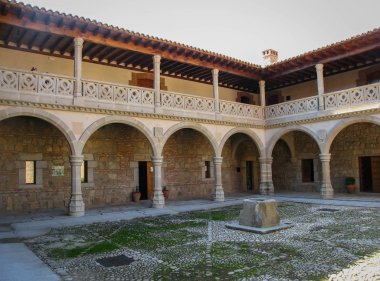 Adrada Kalesi harabeleri, Avila, Castilla y Leon, Ispanya