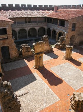 Adrada Kalesi harabeleri, Avila, Castilla y Leon, Ispanya