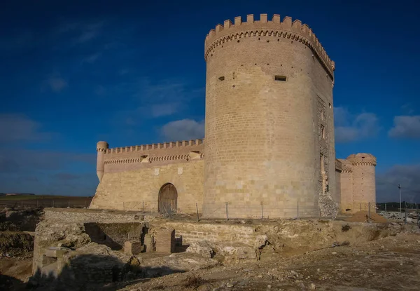 西班牙阿雷瓦洛、阿维拉、卡斯蒂利亚和莱昂的城堡遗址 — 图库照片