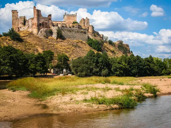 Ruinas del castillo de Escalona en Ávila, Castilla y León, España —  Fotos de Stock