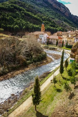 Stoat içinde Arnedillo kasabası yakınında nehir üzerinde Ortaçağ taş Köprüsü