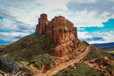 Burgos eyaletinde Arnedo 'nun harap kalesinin kalıntıları, castil
