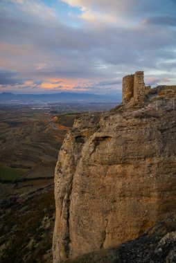 Castilla y Leo içinde Burgos eyaletindeki Clavijo 'da harap kale