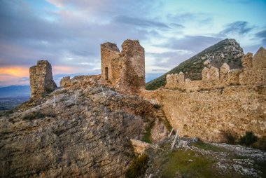 Castilla y Leo içinde Burgos eyaletindeki Clavijo 'da harap kale