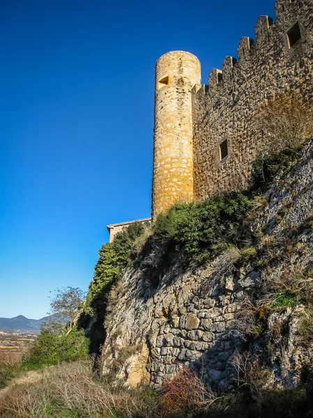 Rester av förstört slott i staden frias i provinsen Burgos, — Stockfoto
