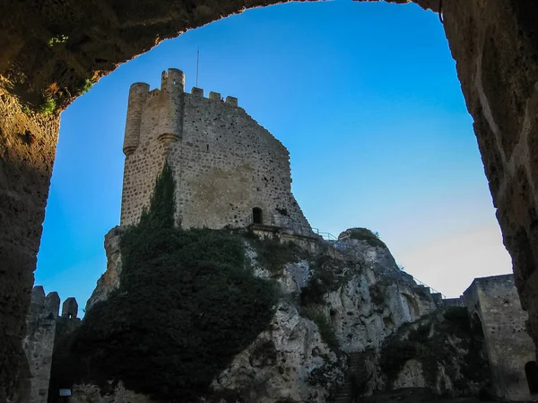 Pozostałości zrujnowanego zamku w miejscowości Frias w prowincji Burgos, — Zdjęcie stockowe