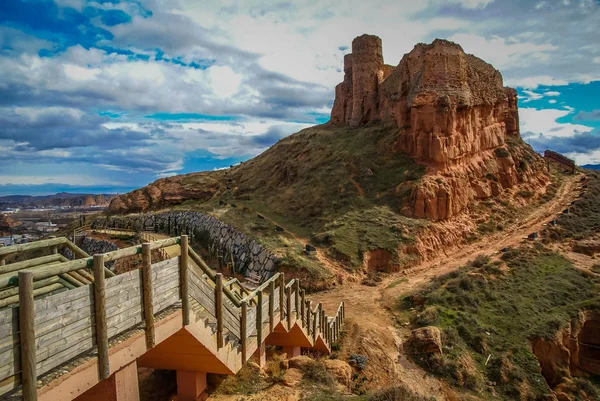 Burgos eyaletinde Arnedo 'nun harap kalesinin kalıntıları, castil