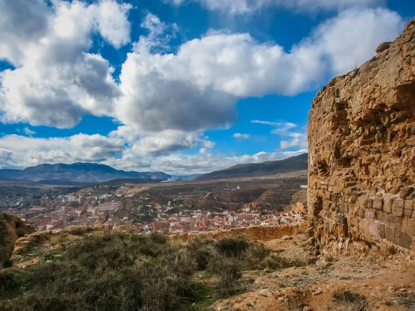 ブルゴスの州にアルネードの荒廃した城の遺跡、Castil — ストック写真