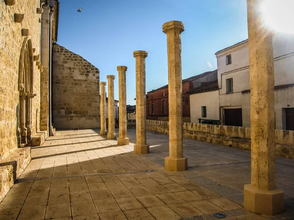 Leon eyaletinde Fuente de Valdepeno 'da harap kale, castil — Stok fotoğraf