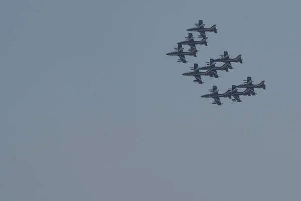 이탈리아 2020 이탈리아 로마에서 공화국의 열병식에 훈련받고 이탈리아의 경비행기 — 스톡 사진