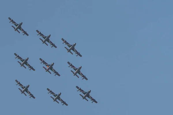 ローマ イタリア 2020年6月2日 ローマの空で共和国の日パレードの前にイタリアの軽攻撃航空機の訓練のアクロバットグループ イタリア — ストック写真