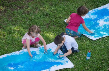 Roma, İtalya - 19 Haziran 2020, İtalya 'da bir Roma parkında açık hava çizim dersi