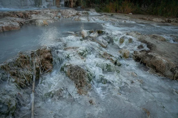 Spa Naturel Saturnien Avec Cascades Sources Thermales Dans Les Thermes — Photo